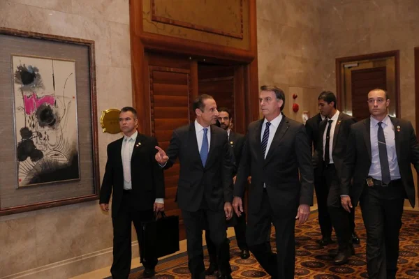 Bolsonaro quer facilitar emissão de visto para chineses