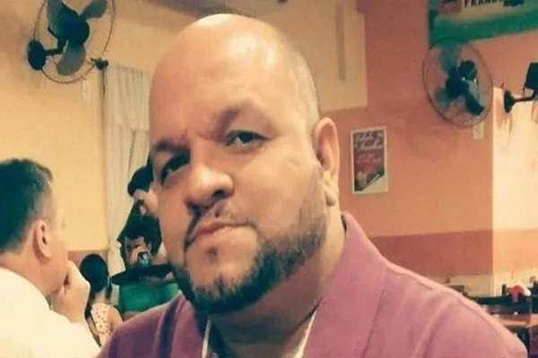 Briga de trânsito em saída de shopping acaba em morte no RJ