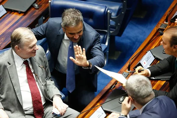 Alvos da Lava Jato reforçam defesa de Aécio no Senado