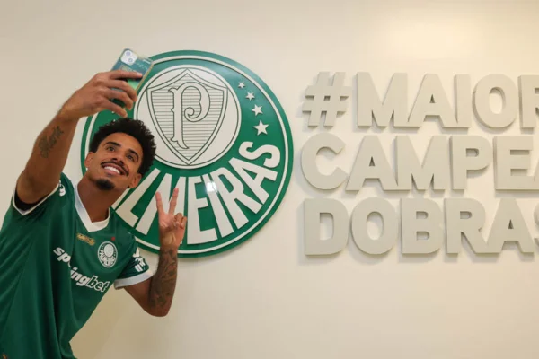 Imagem colorida de lucas evangelista no palmeiras - Metrópoles