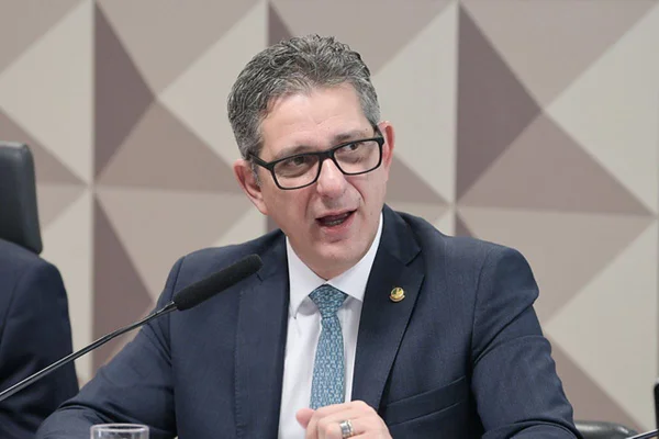 Foto colorida do senador Rogério Carvalho, relator da CPI da Braskem - Metrópoles