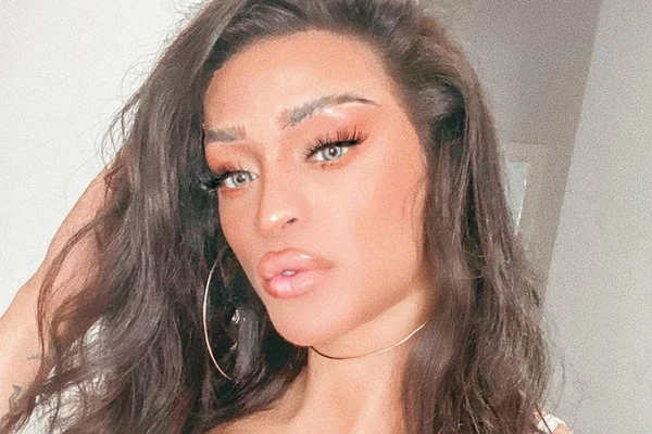 Pabllo Vittar de cabelo castanho