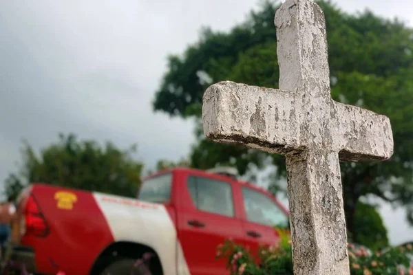 Jovem morre após nadar em piscina de Vila Olímpica no Paraná