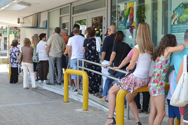 Banco terá de indenizar cliente que esperou mais de duas horas na fila