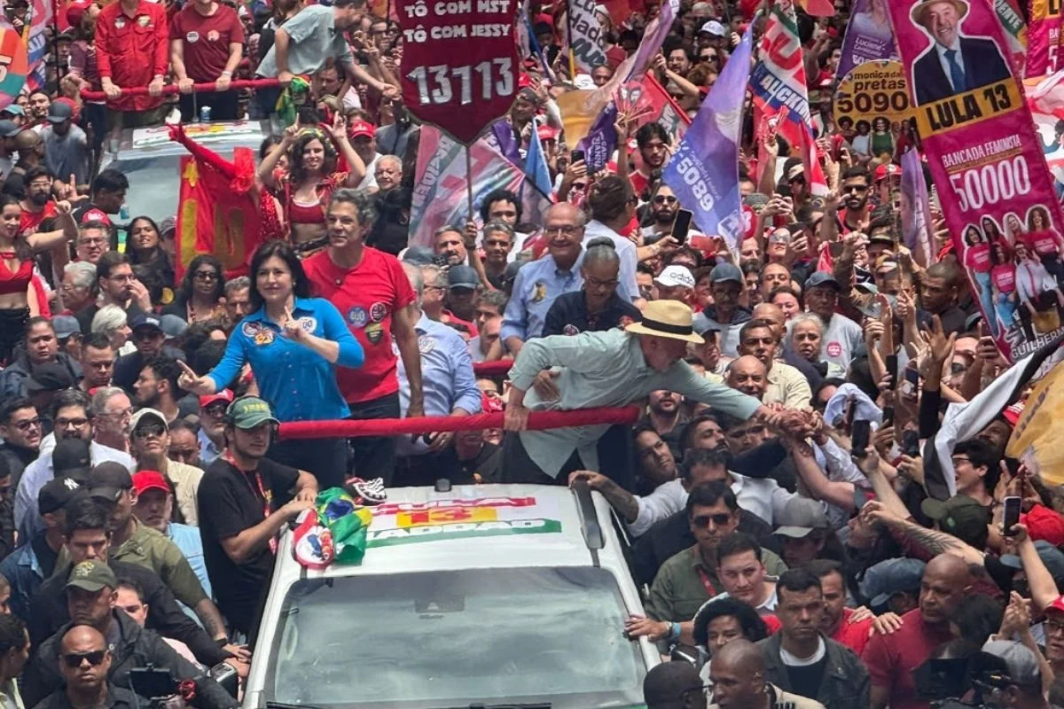 “A Paulista não é da direita, é do povo”, diz Lula em ato com Haddad em SP - imagem 1 “A Paulista não é da direita, é do povo”, diz Lula em ato com Haddad em SP - imagem 1