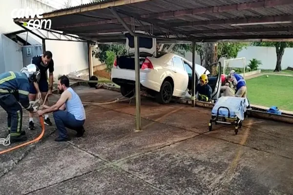 Mãe confunde marchas e atropela filho de oito anos no Paraná