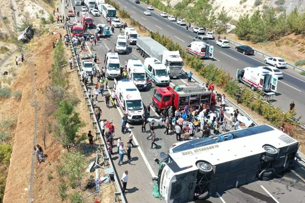 Acidente em rodovia que liga as cidades de Gaziantep e Nizp, no sudeste da Turquia