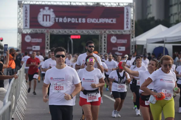 Atletas disputam a prova de 5 km do Metrópoles Esportes - Metrópoles