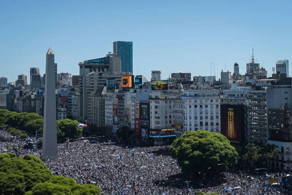 Obelisco em Buenos Aires lotado de torcedores