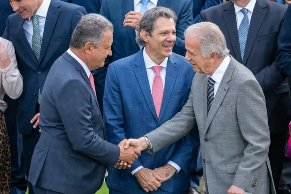 Haddad acena ao Congresso e diz que divergências são “naturais”