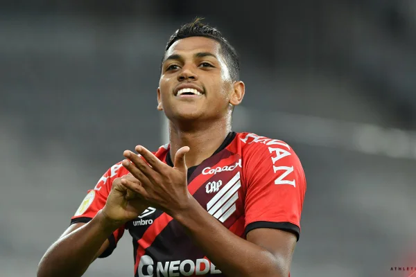 Em casa, Athletico-PR vence o Grêmio e volta a embalar no Brasileirão