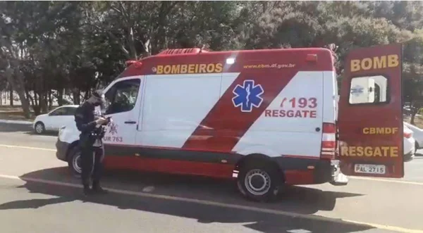 Mulher de 60 anos fica ferida ao ser atropelada no Eixão Norte