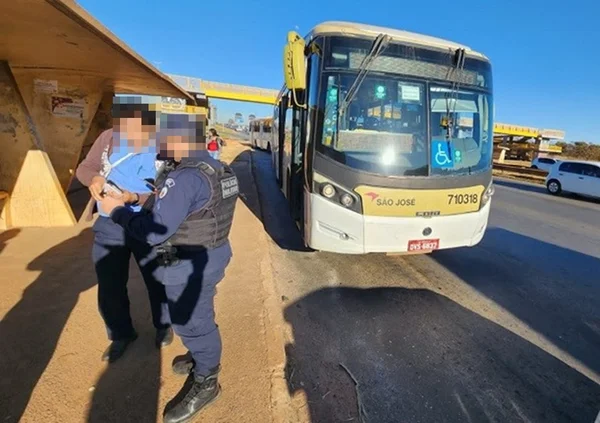 Ladrão usava bíblia e terno para disfarçar furtos
