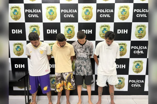Suspeitos ligados à torcida organizada gravam vídeo ensanguentados
