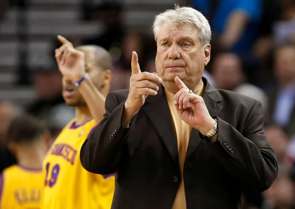 Don Nelson, ex-jogador e treinador pioneiro da NBA, morre aos 86 anos