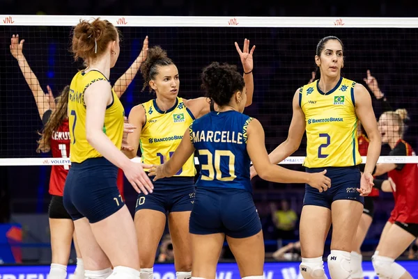 Foto colorida da Liga das Nações de Vôlei feminino - Metrópoles