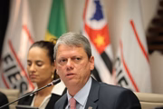 O governador de São Paulo, Tarcísio de Freitas (Republicanos), em visita à Fiesp