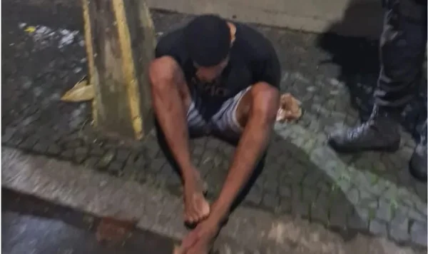 “Homem-Aranha do crime” é preso após invadir apartamento no Rio