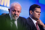 Alcolumbre está com relação estremecida com Lula 