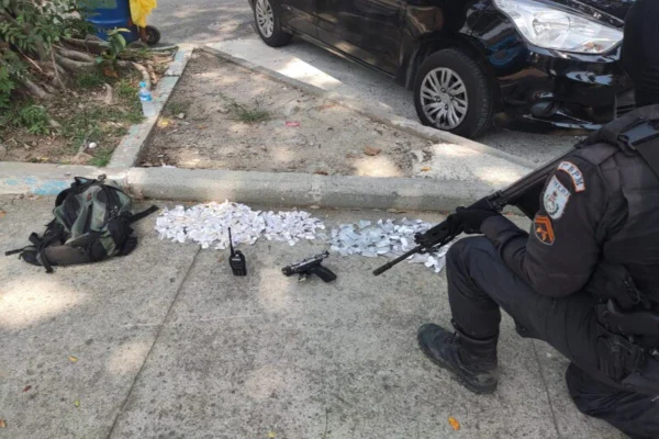 Polícia prende dupla e recupera moto de luxo roubada no Rio