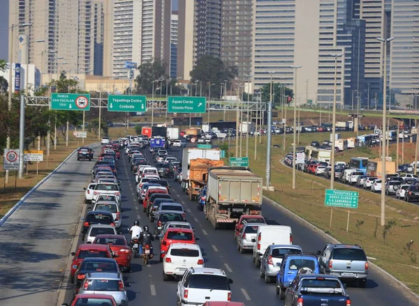 No DF, veículos são os maiores emissores de gases poluentes