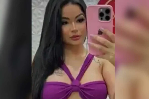 imagem colorida de Vitória Gomes de Jesus, de 24 anos, musa dos golpes virtuais