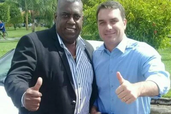 Sargento Lopes e Flávio Bolsonaro
