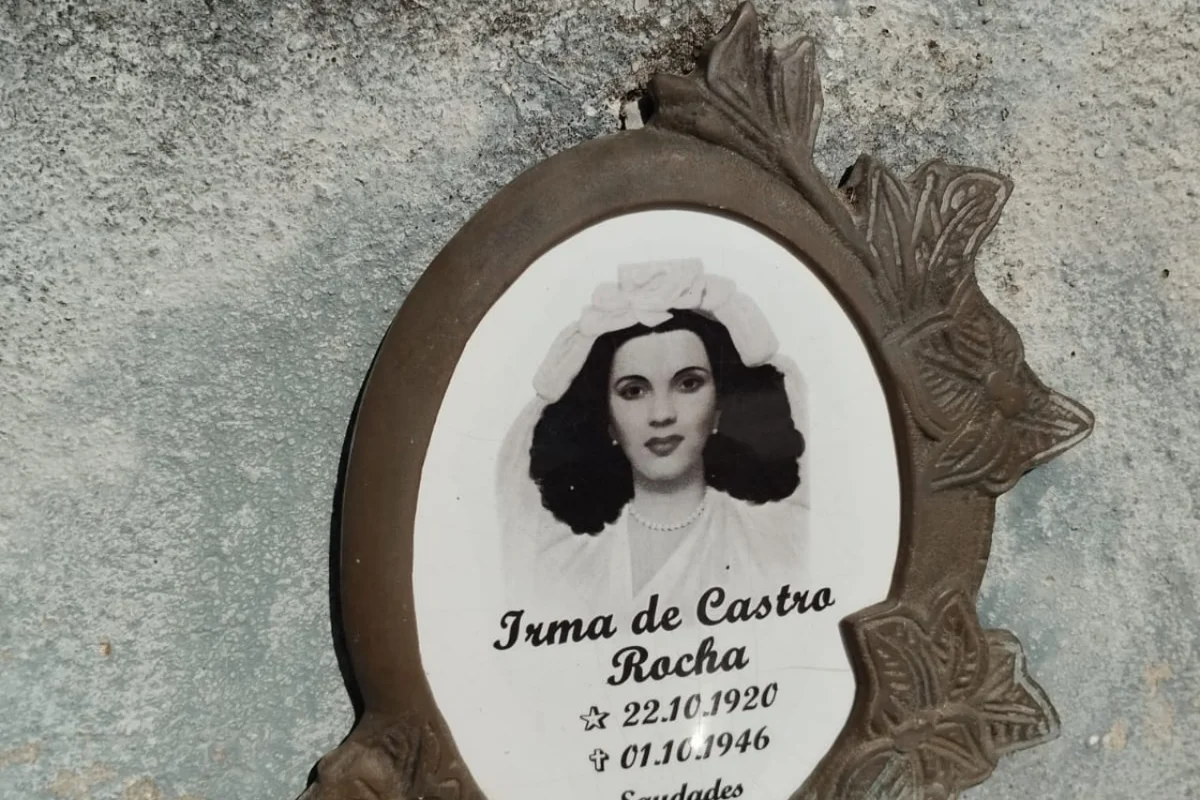 Morta aos 24, Meimei atrai peregrinos a túmulo em BH 80 anos depois