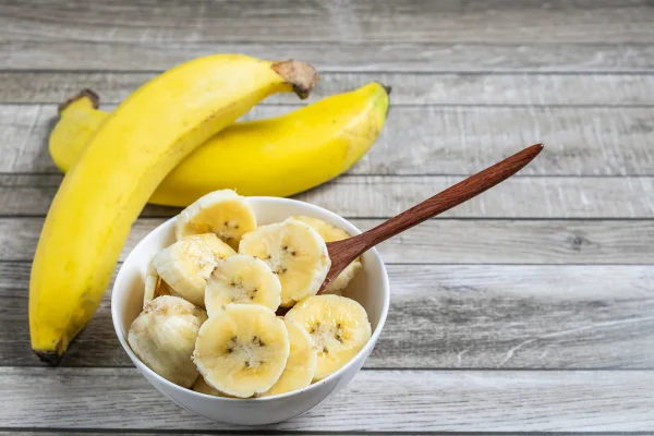 Cãibra no treino? Conheça 3 alimentos baratos que resolvem o problema