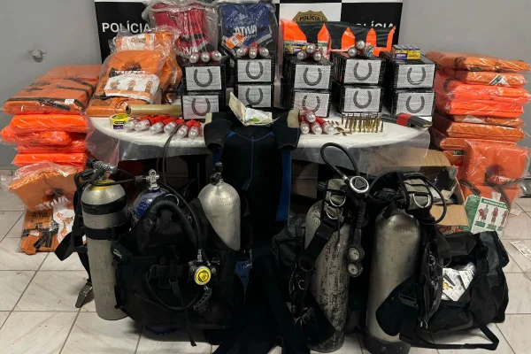 “Mergulhador” do tráfico internacional é preso com 100 kg de cocaína