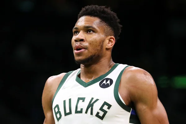 Milwaukee Bucks Giannis Antetokounmpo