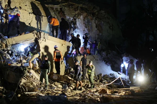 EUA vai enviar ajuda humanitária e equipes de busca e resgate à Venezuela