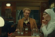 Michael Cera (Bjorn) e Mia Threapleton (Liesl) brilham em O Esquema Fenício