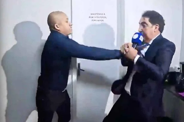 Ex-deputado Gilvan Máximo é agredido durante gravação
