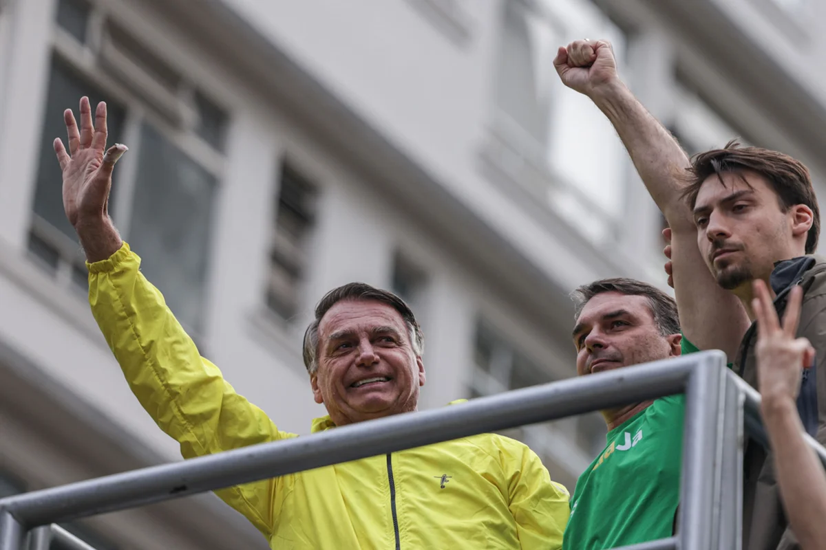Entenda: Centrão tem janela rara para "domar" o bolsonarismo