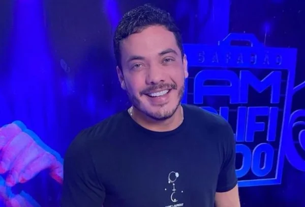 Wesley Safadão, cantor brasileiro. Ele tem cabelos curtos e pretos e pele clara - Metrópoles