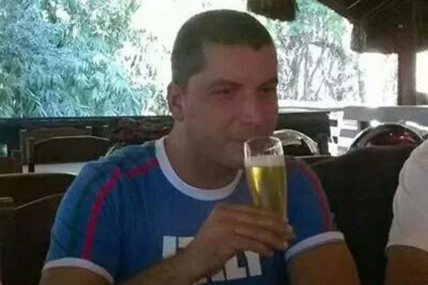 Imagem colorida do advogado Marcelo Macedo Lombardi, morto após ingerir bebida com metanol em SP. Metrópoles