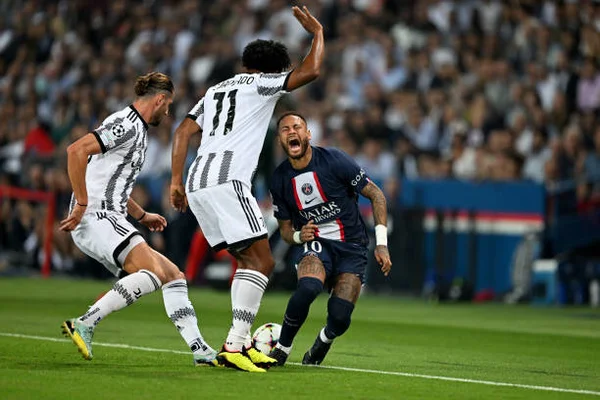 Como é que faz para segurar Neymar, Messi e Mbappé?