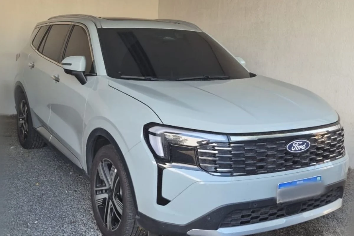 Carros avaliados em mais de R$ 150 mil foram alvo de apreensão durante operação Carros avaliados em mais de R$ 150 mil foram alvo de apreensão durante operação