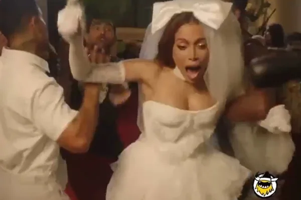 Prévia do clipe da nova música de Anitta. Ela está vestida de noiva, é branca e tem o cabelo preto - Metrópoles