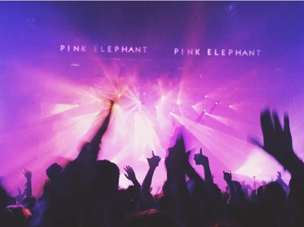 Make U Sweat é atração da noite de abertura da boate Pink Elephant