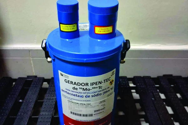 Imagem colorida mostra embalagem de material radioativo roubado em São Paulo - Metrópoles