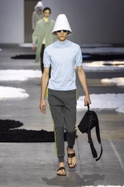 Desfile masculino de primavera/verão 2026 da Prada, na Semana de Moda de Milão