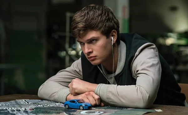 Em Ritmo de Fuga 2: ator Ansel Elgort confirma sequência do filme