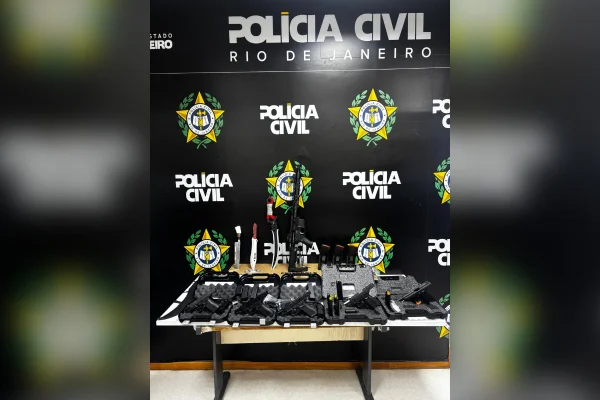 Curso falso de sargento do Exército era usado para comprar armas no RJ