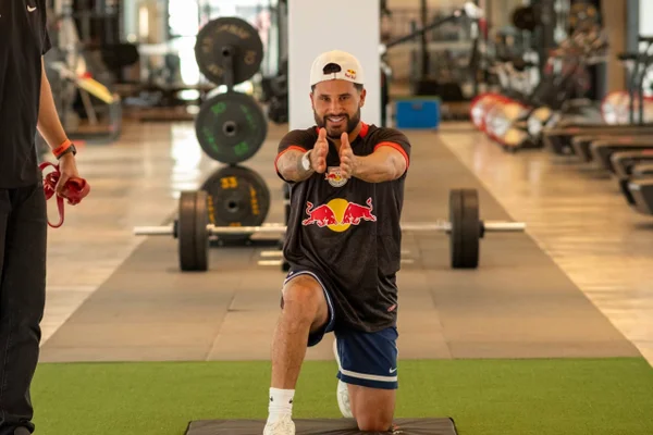 Ítalo Ferreira, do surfe, participa de testes físicos no Bragantino