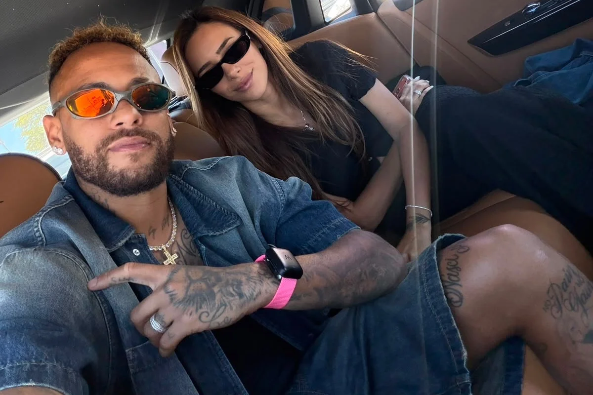 Neymar e Bruna Biancardi curtiram férias na Disney após a eliminação da Copa Neymar e Bruna Biancardi curtiram férias na Disney após a eliminação da Copa