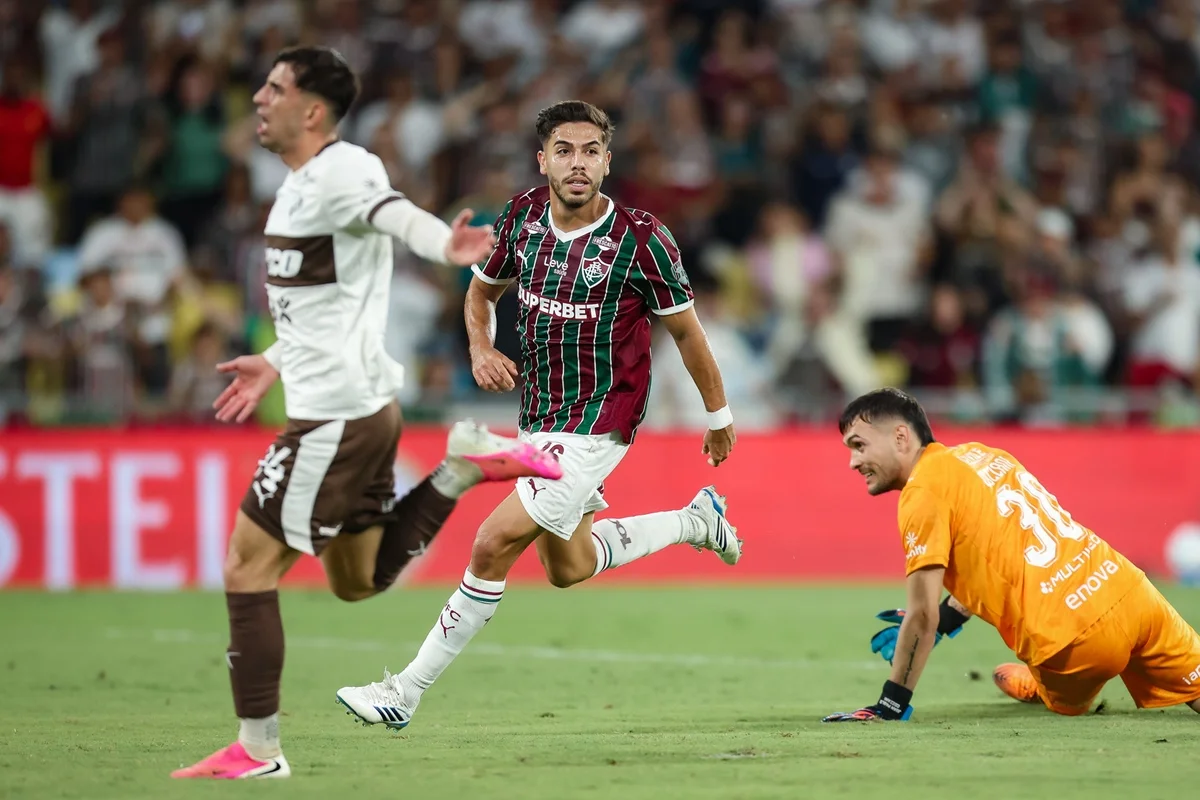 Nonato marcou o primeiro gol do Fluminense Nonato marcou o primeiro gol do Fluminense
