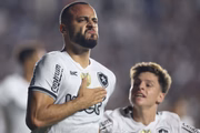 Arthur Cabral abriu o placar do jogo Arthur Cabral abriu o placar do jogo