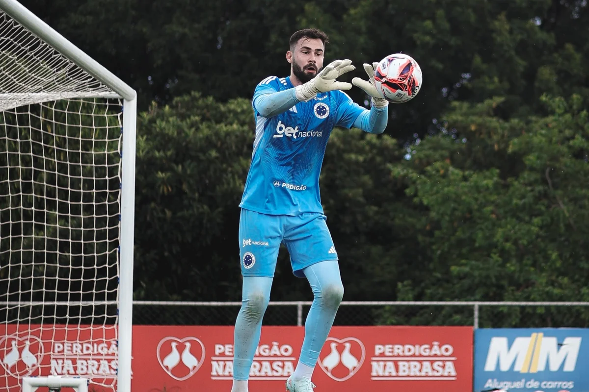 O goleiro assumirá a função de reserva do Cássio O goleiro assumirá a função de reserva do Cássio